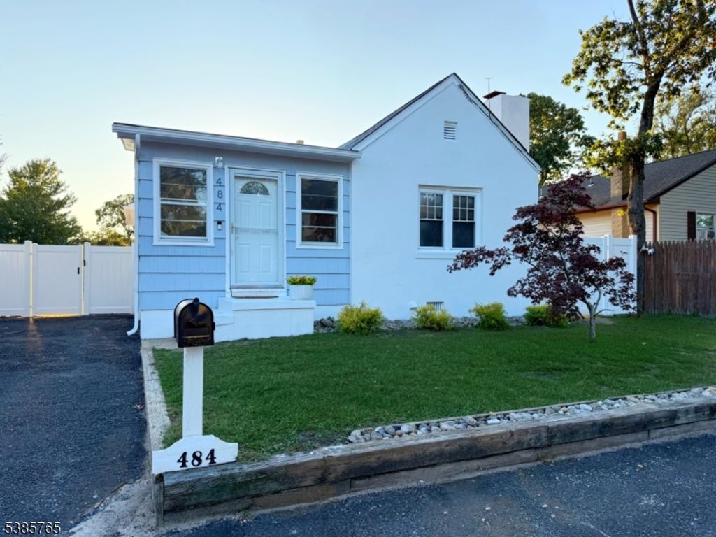 484 Bara St, Brick Twp., NJ 08723