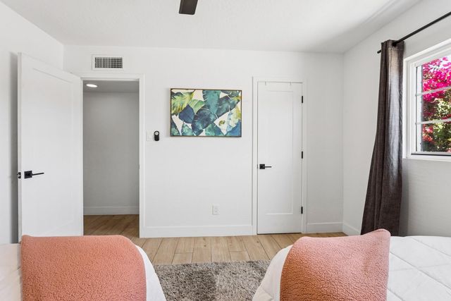 7616 E 3rd Street, Scottsdale, AZ 85251