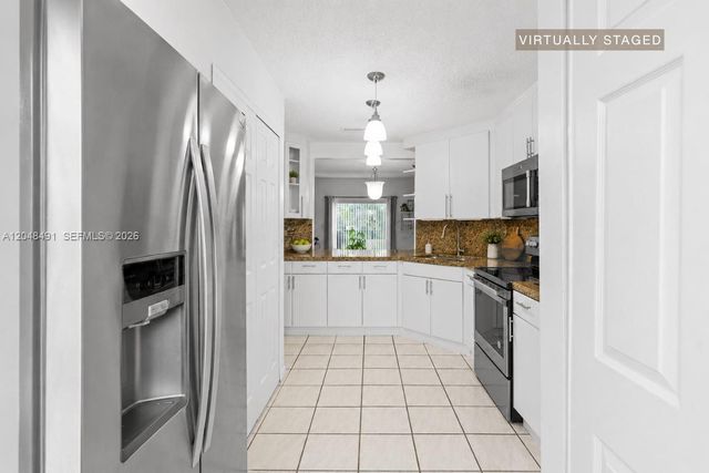 10014 Hammocks Blvd 204-4, Miami, FL 33196