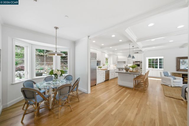 3 Honey Hill Ct, Orinda, CA 94563