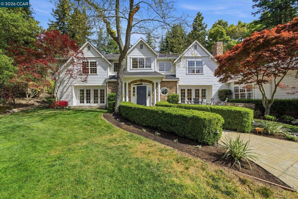 3 Honey Hill Ct, Orinda, CA 94563