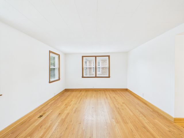 6345 W Peterson Avenue, Chicago, IL 60646