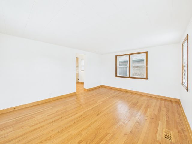 6345 W Peterson Avenue, Chicago, IL 60646