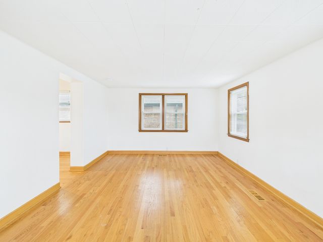 6345 W Peterson Avenue, Chicago, IL 60646