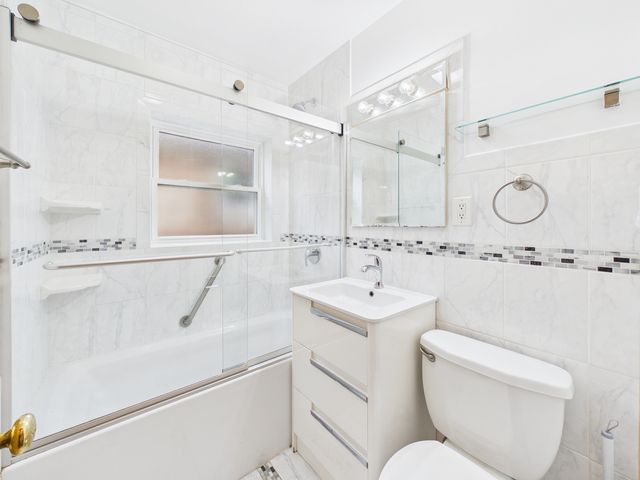6345 W Peterson Avenue, Chicago, IL 60646