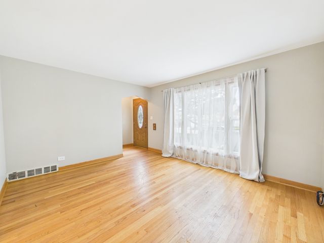 6345 W Peterson Avenue, Chicago, IL 60646