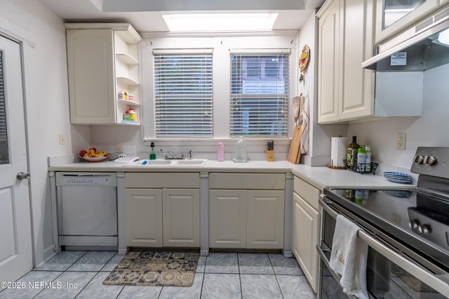 440 E 6TH Street, Jacksonville, FL 32206
