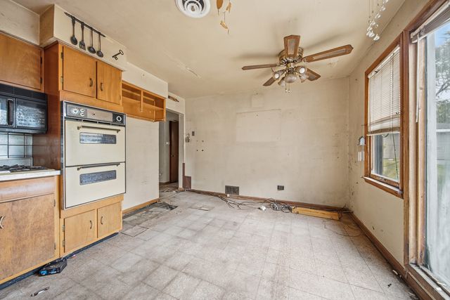 2131 W Exchange Street, Crete, IL 60417