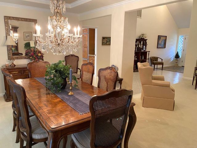 2401 Woodlake Cir, Lodi, CA 95242