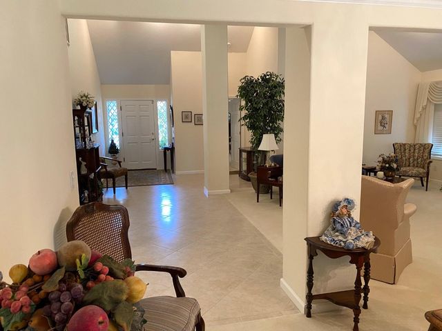 2401 Woodlake Cir, Lodi, CA 95242