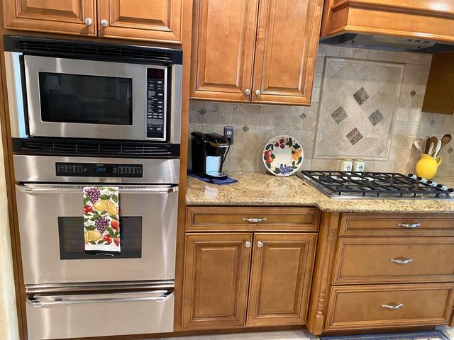 2401 Woodlake Cir, Lodi, CA 95242