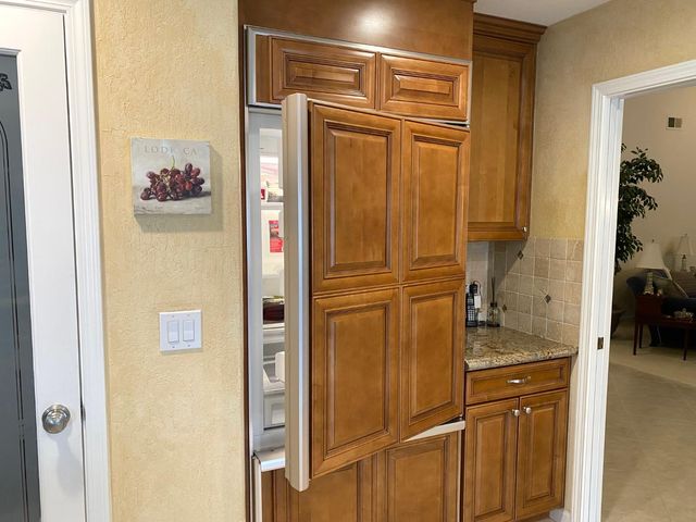2401 Woodlake Cir, Lodi, CA 95242