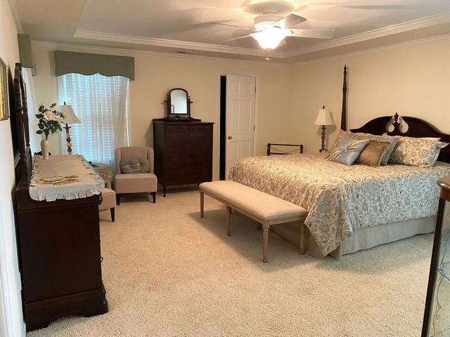 2401 Woodlake Cir, Lodi, CA 95242