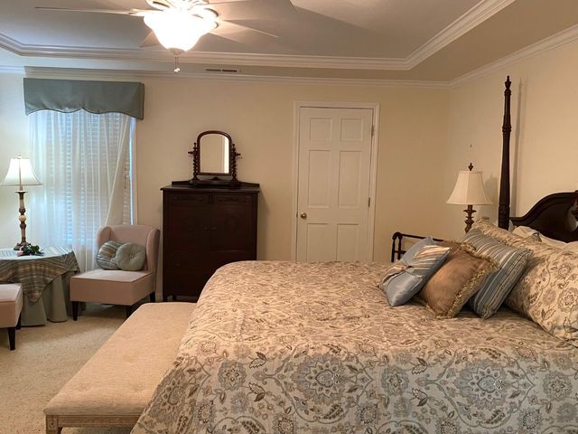 2401 Woodlake Cir, Lodi, CA 95242