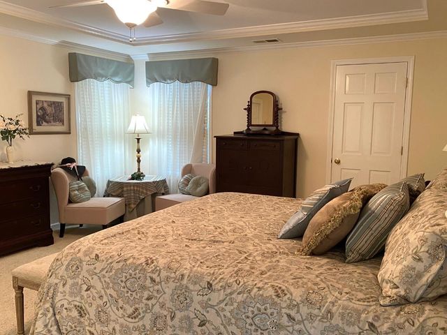 2401 Woodlake Cir, Lodi, CA 95242