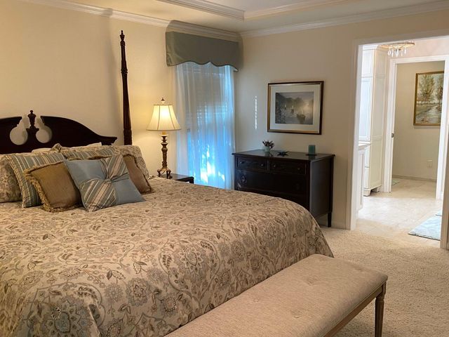 2401 Woodlake Cir, Lodi, CA 95242
