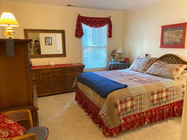 2401 Woodlake Cir, Lodi, CA 95242