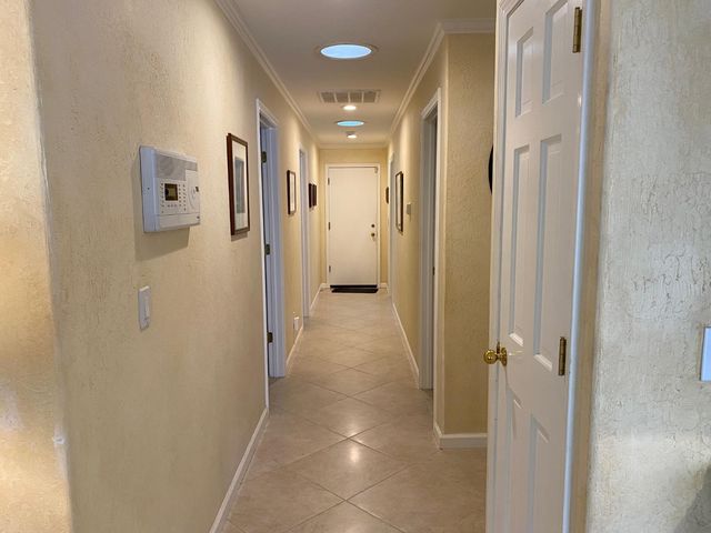 2401 Woodlake Cir, Lodi, CA 95242