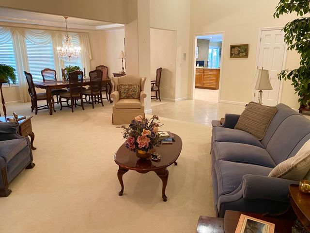 2401 Woodlake Cir, Lodi, CA 95242
