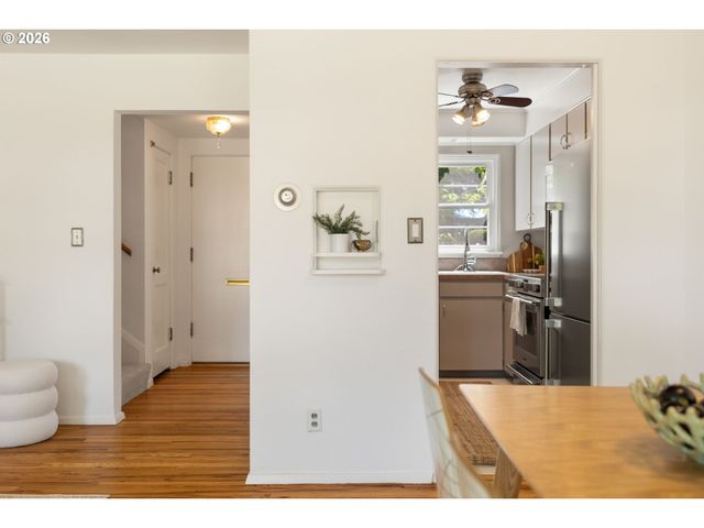 6829 Ne BROADWAY, Portland, OR 97213