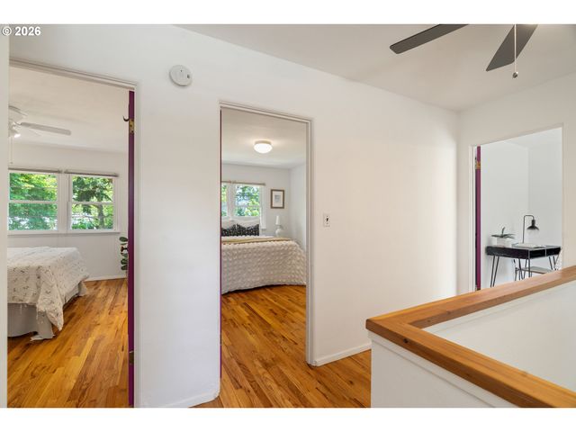 6829 Ne BROADWAY, Portland, OR 97213