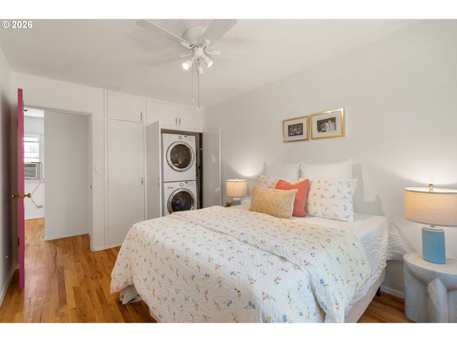 6829 Ne BROADWAY, Portland, OR 97213