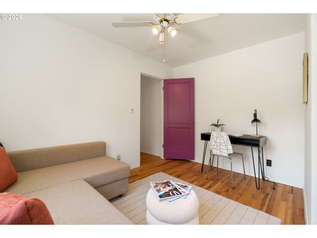 6829 Ne BROADWAY, Portland, OR 97213
