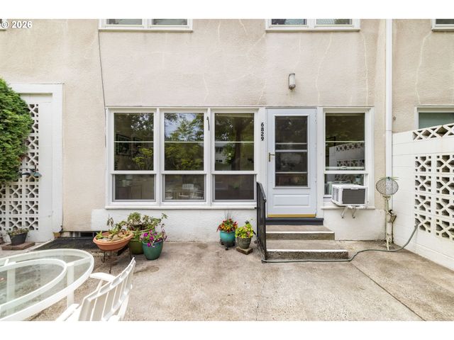 6829 Ne BROADWAY, Portland, OR 97213
