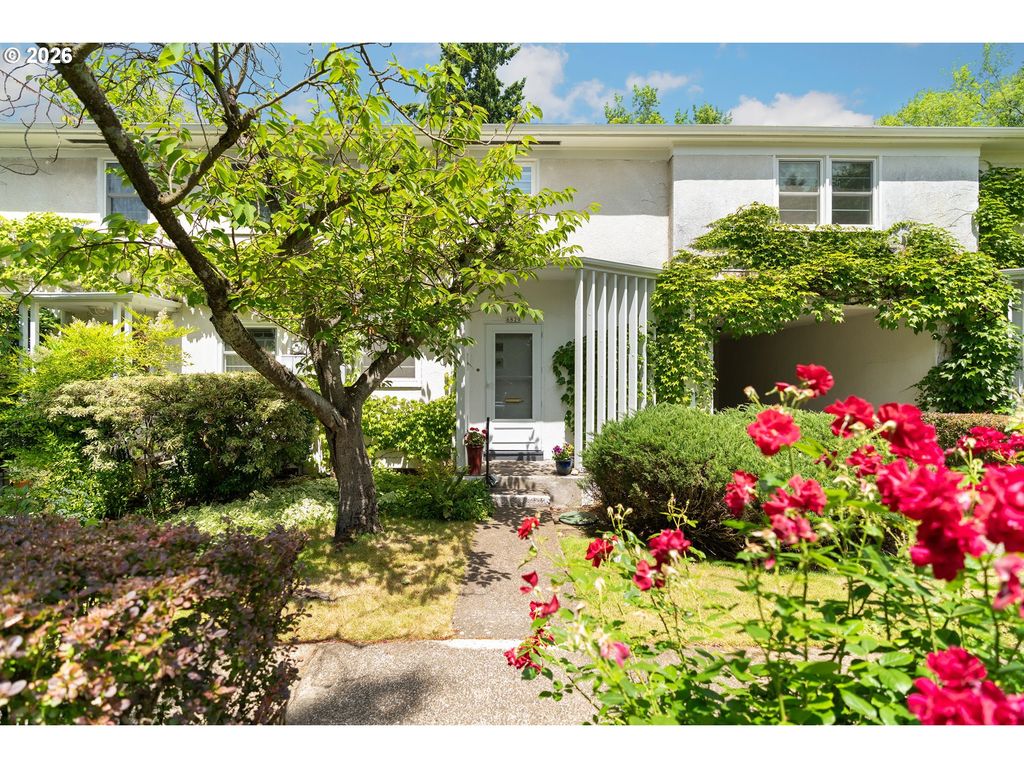 6829 Ne BROADWAY, Portland, OR 97213