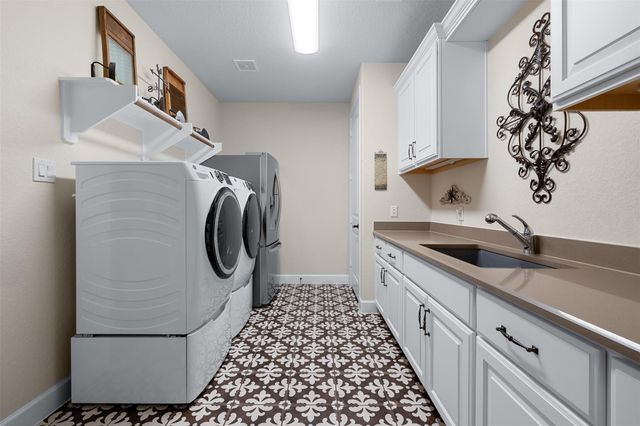 10343 Henley Cove, Iola, TX 77861