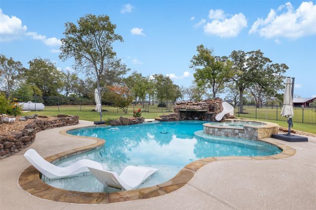 10343 Henley Cove, Iola, TX 77861