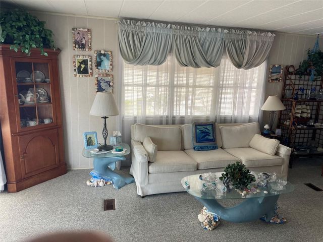 8621 SW 18th Court, Davie, FL 33324