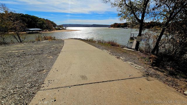 S 4242 Road, Eufaula, OK 74432