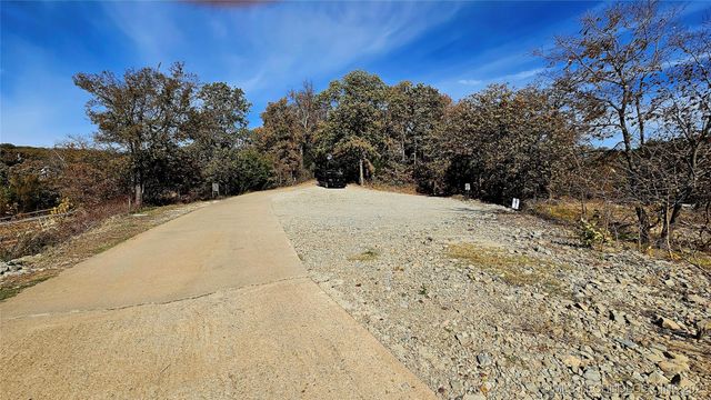S 4242 Road, Eufaula, OK 74432