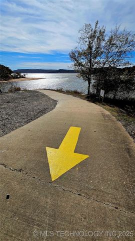 S 4242 Road, Eufaula, OK 74432