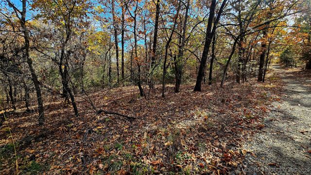 S 4242 Road, Eufaula, OK 74432