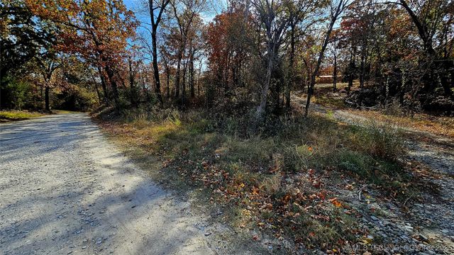 S 4242 Road, Eufaula, OK 74432