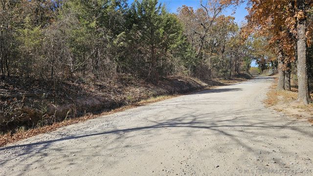 S 4242 Road, Eufaula, OK 74432