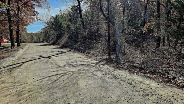 S 4242 Road, Eufaula, OK 74432