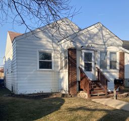 318 Webb Street, Calumet City, IL 60409