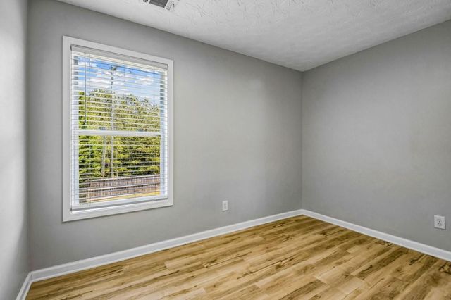 313 Woodland Pass, Canton, GA 30114