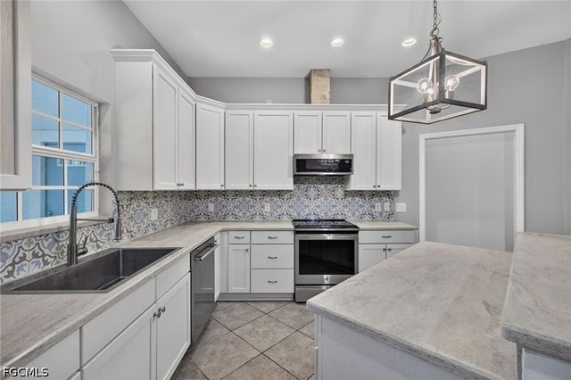 6011 Jadestone AVE, Fort Myers, FL 33905