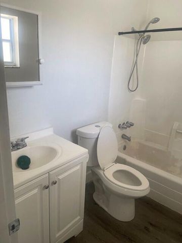1451 NW 20th Court A-b, Fort Lauderdale, FL 33311
