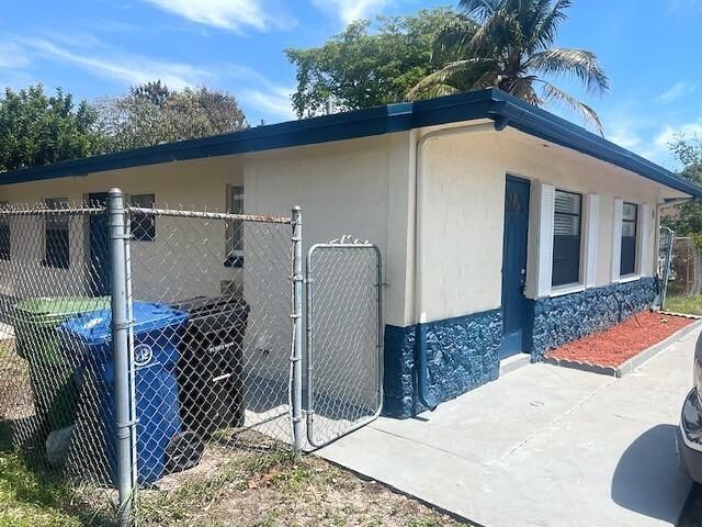 1451 NW 20th Court A-b, Fort Lauderdale, FL 33311