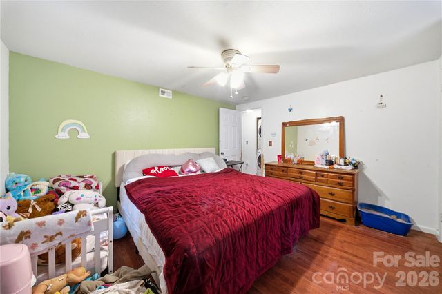 307 Beverly Avenue, Hendersonville, NC 28792