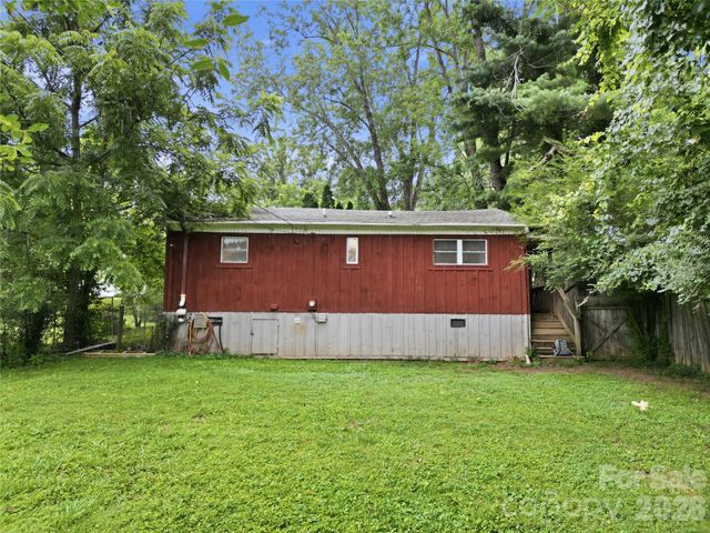 307 Beverly Avenue, Hendersonville, NC 28792