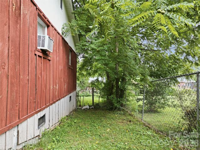 307 Beverly Avenue, Hendersonville, NC 28792