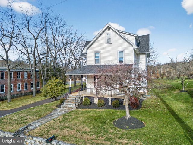 49 E CHERRY RD, Quakertown, PA 18951