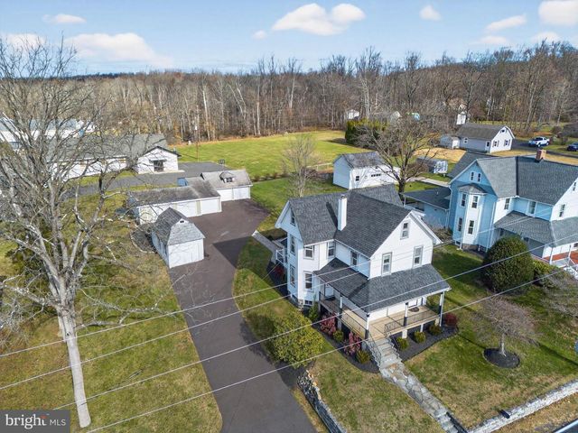 49 E CHERRY RD, Quakertown, PA 18951