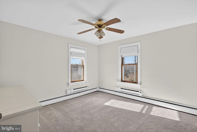 49 E CHERRY RD, Quakertown, PA 18951